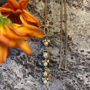 CHANEL NECKLACE with pendant charms